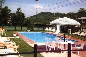 Motel St Moritz Sainte-Agathe-des-Monts Ngoại thất bức ảnh